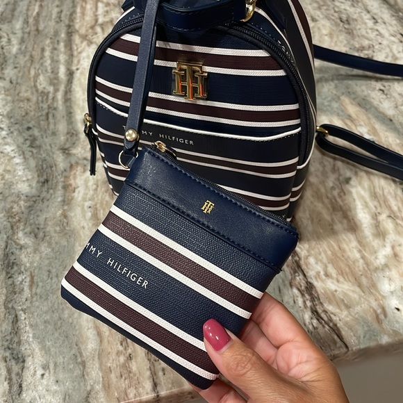 Tommy Hilfiger mini backpack - Picture 5 of 10